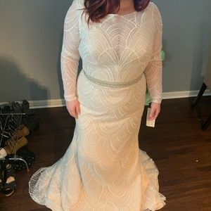 Galina Signature NWT Wedding dress